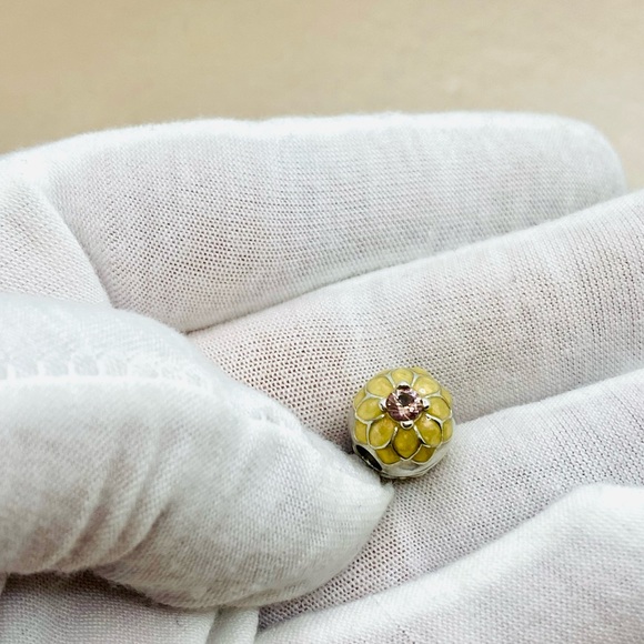 EUC Pandora 791828NBP Sterling Silver Blooming Dahlia Flower Clip Charm - Picture 3 of 13